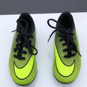 Nike cleats boys 10c